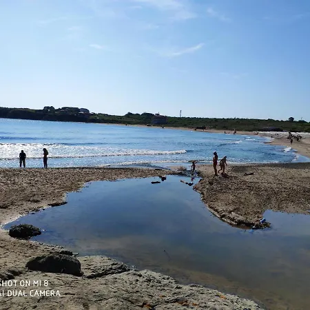 アパート Inesa ツァレヴォ